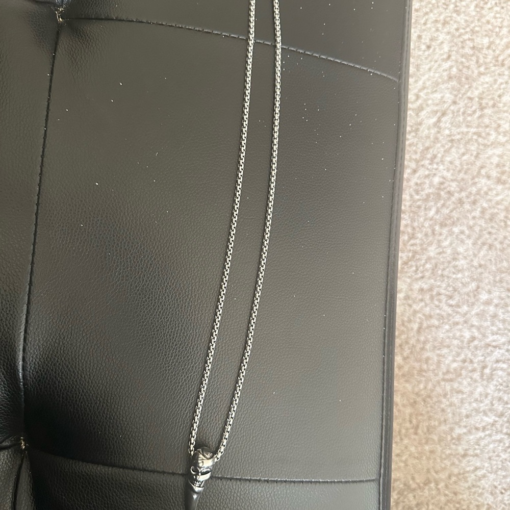 Silver Skull Pendant Necklace